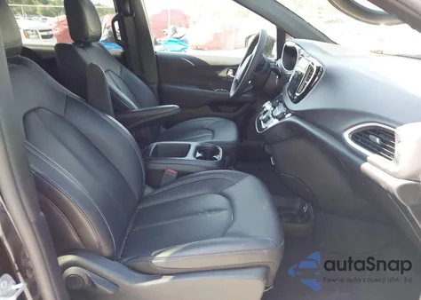 2025 Chrysler Pacifica Select from USA, damaged, VIN 2C4RC1BG5SR505989